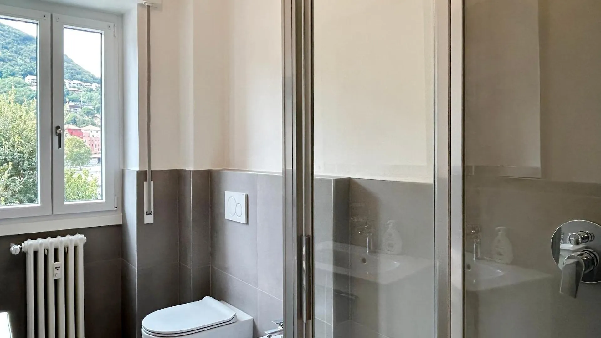 Lecco Lakefront Retreat Apartment