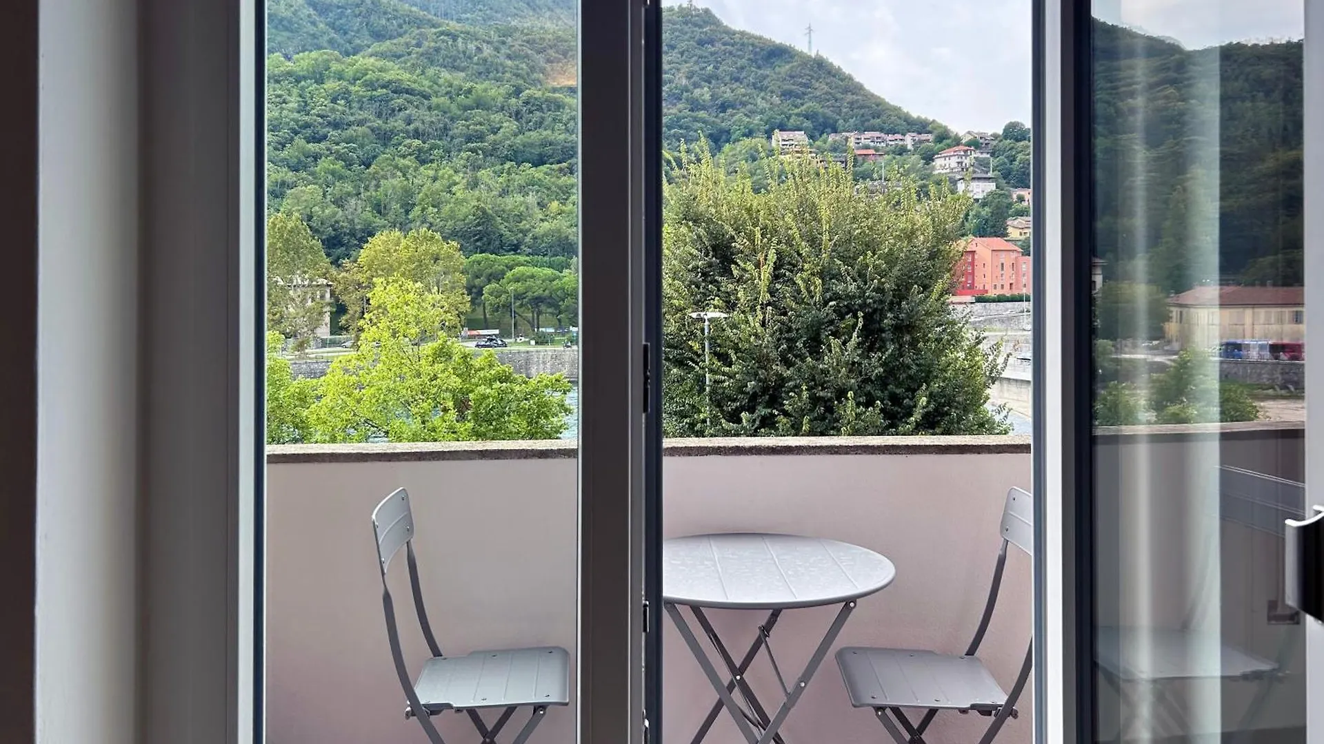 Apartment Lecco Lakefront Retreat