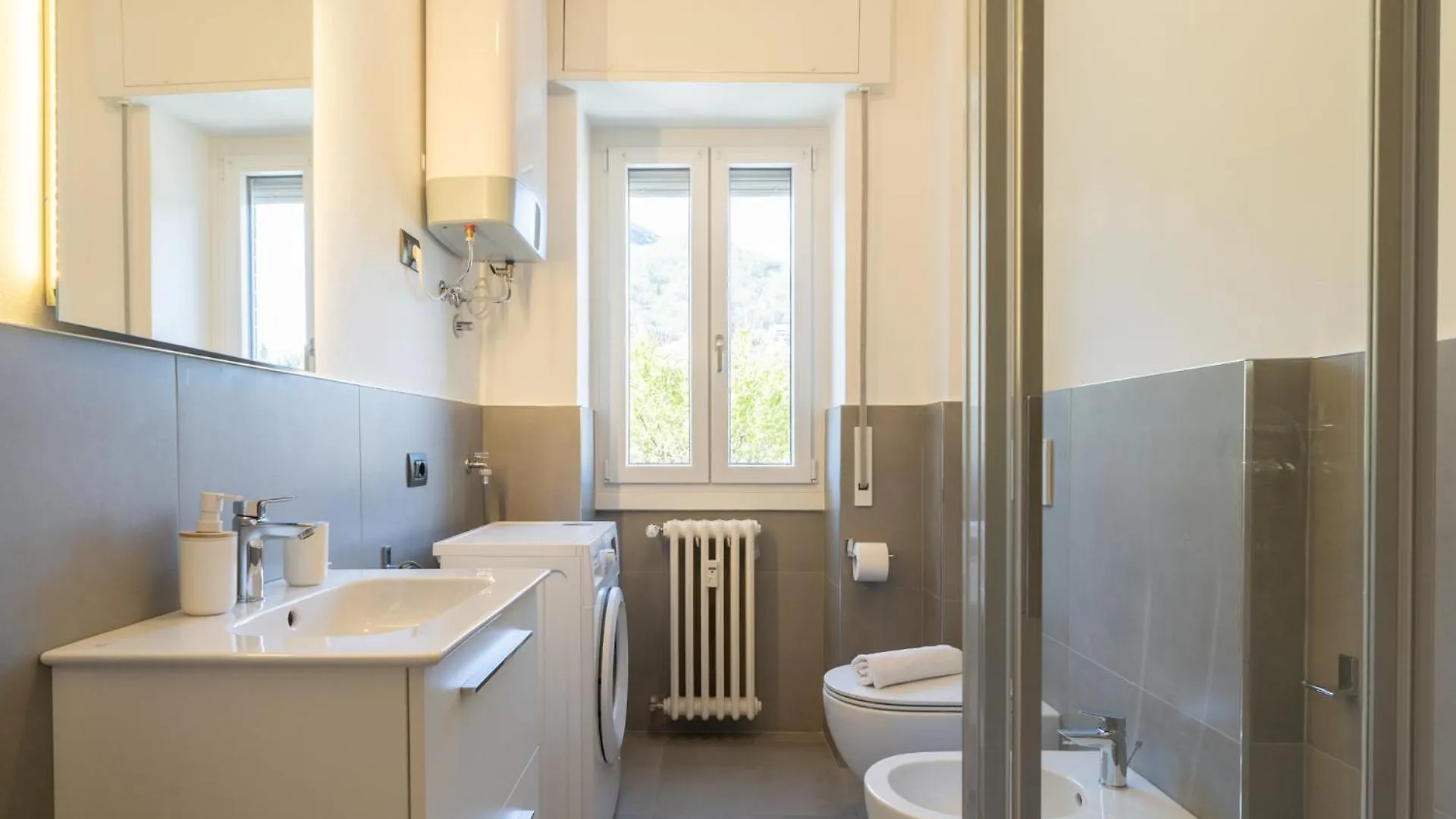 Lecco Lakefront Retreat